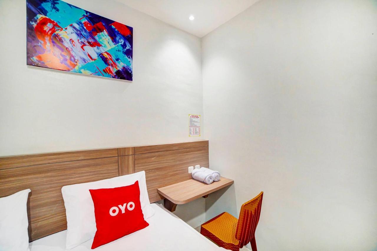 Oyo 91211 Mega Comfort Guest House Medan Exterior foto